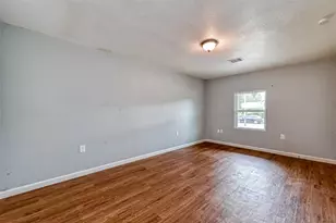 5834 Hirondel St, Houston, TX 77033 - Photo 11