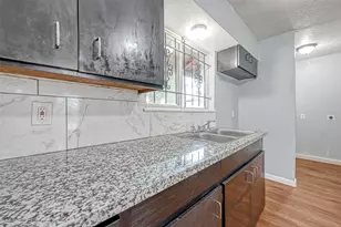 5834 Hirondel St, Houston, TX 77033 - Photo 7