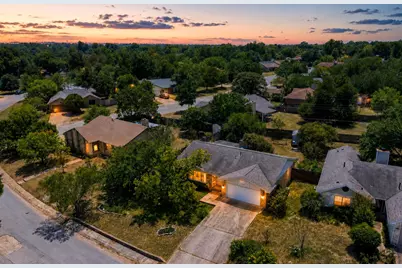 1407 Gatlinburg Drive, Pflugerville, TX 78660 - Photo 3
