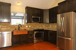 218 Hickory St, Sweeny, TX 77480 - Photo 5
