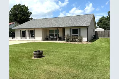 1407 Avenue F, Danbury, TX 77534 - Photo 1