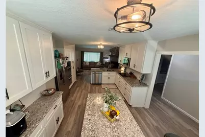 1407 Avenue F, Danbury, TX 77534 - Photo 11