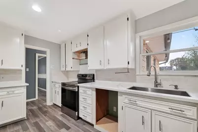 425 20th Avenue N, Texas City, TX 77590 - Photo 19