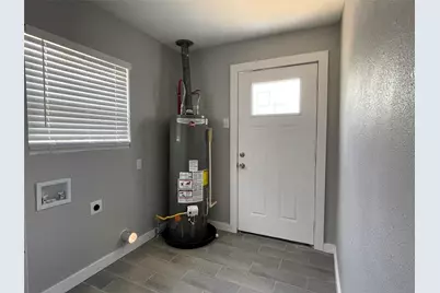 1701 40th Street, Galveston, TX 77550 - Photo 17