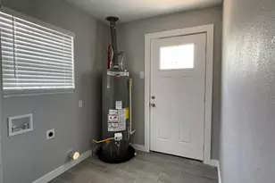 1701 40th St, Galveston, TX 77550 - Photo 17