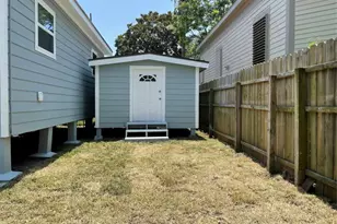 1701 40th St, Galveston, TX 77550 - Photo 21