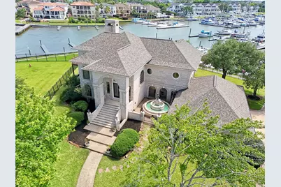 107 Twin Oaks Way, Kemah, TX 77565 - Photo 1