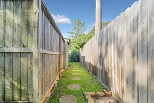 12206 Burgoyne Dr, Houston, TX 77077 - Photo 43