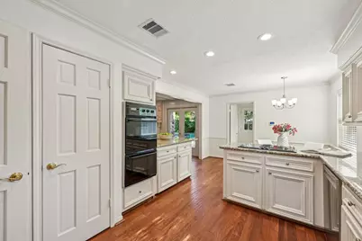 11003 Overbrook Lane, Houston, TX 77042 - Photo 9
