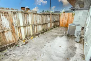 1639 Northwood St, Houston, TX 77009 - Photo 9