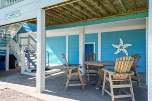 808 Pinata Dr, Crystal Beach, TX 77650 - Photo 9