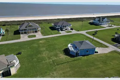 808 Pinata Drive, Crystal Beach, TX 77650 - Photo 7