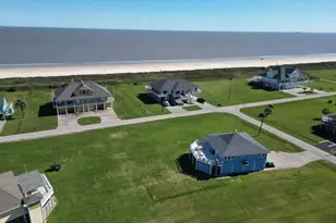 808 Pinata Dr, Crystal Beach, TX 77650 - Photo 7