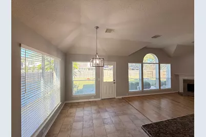 7411 Maple Run Drive, Sugar Land, TX 77479 - Photo 9