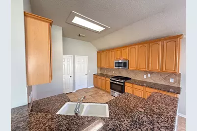 7411 Maple Run Drive, Sugar Land, TX 77479 - Photo 11