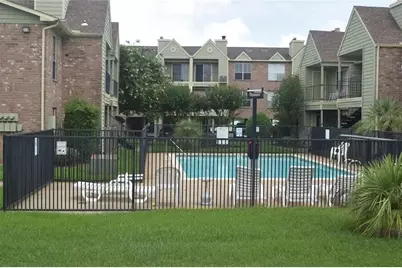 18800 Egret Bay Boulevard #106, Houston, TX 77058 - Photo 3