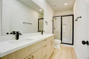 8314 Williamsdell St, Houston, TX 77088 - Photo 11
