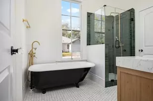 705 W 5th St, Brenham, TX 77833 - Photo 21