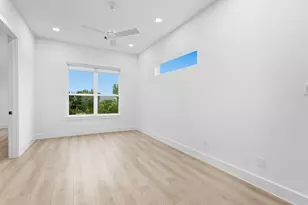 1423 E 36th St, Houston, TX 77022 - Photo 21