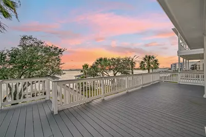 1517 Bayou Shore Drive, Galveston, TX 77551 - Photo 11