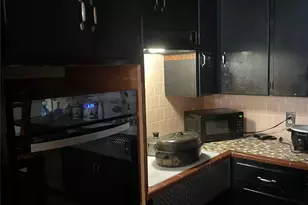 1819 Broadway Avenue J, Galveston, TX 77550 - Photo 11