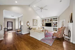 9606 Bayou Brook St, Houston, TX 77063 - Photo 13