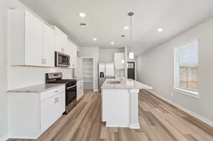 255 Charles Rdg Dr, Montgomery, TX 77316 - Photo 5