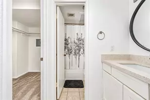 9707 Richmond Ave, Houston, TX 77042 - Photo 17