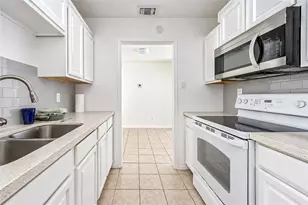9707 Richmond Ave, Houston, TX 77042 - Photo 11