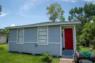 3923 Caplin St, Houston, TX 77026 - Photo 5