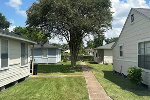 3923 Caplin St, Houston, TX 77026 - Photo 3