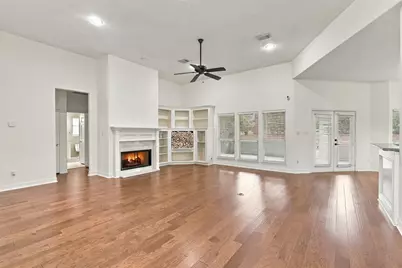 705 Fairway Oaks, Conroe, TX 77302 - Photo 5