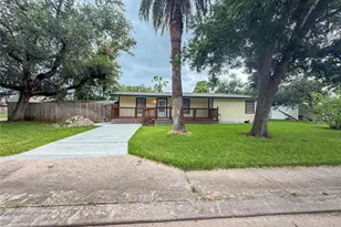 301 Azalea St, Lake Jackson, TX 77566 - Photo 1