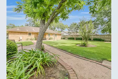 805 Bluebonnet Lane, Katy, TX 77493 - Photo 13