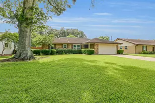 805 Bluebonnet Ln, Katy, TX 77493 - Photo 3