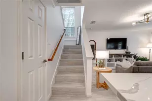 35 N Walden Elms Cir, The Woodlands, TX 77382 - Photo 9