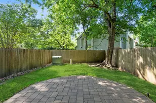 35 N Walden Elms Cir, The Woodlands, TX 77382 - Photo 21