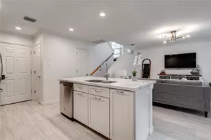 35 N Walden Elms Cir, The Woodlands, TX 77382 - Photo 5