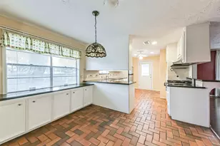 10919 Checkerboard St, Houston, TX 77096 - Photo 13