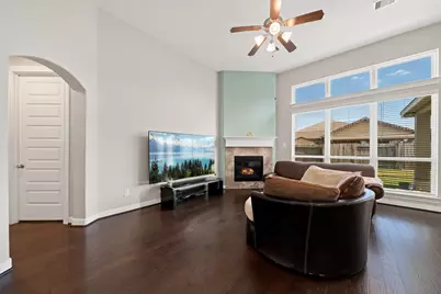 2305 Camellia Gables Lane, Pearland, TX 77089 - Photo 9