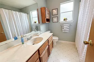 419 Narcissus St, Lake Jackson, TX 77566 - Photo 11