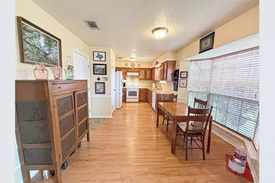 419 Narcissus Street, Lake Jackson, TX 77566 - Photo 5