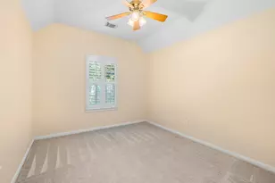 78 E Hobbit Glen Dr, Conroe, TX 77384 - Photo 19