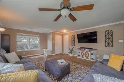 10106 Hollyvine Lane, Houston, TX 77089 - Photo 7