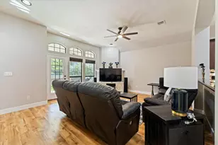 976 Northampton Dr, Conroe, TX 77303 - Photo 11