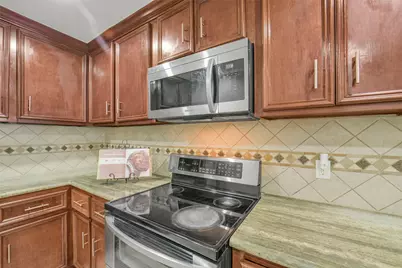 5707 Innsbruck Street, Bellaire, TX 77401 - Photo 7
