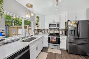 1610 N Red Cedar Cir, The Woodlands, TX 77380 - Photo 5