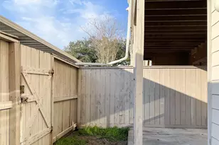 9495 Pagewood Ln, Houston, TX 77063 - Photo 3