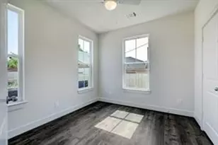 5206 Burress Springs Ln, Houston, TX 77022 - Photo 3