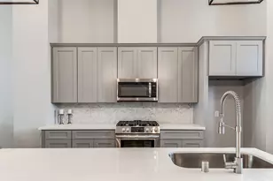 605 W 24th St, Houston, TX 77008 - Photo 5